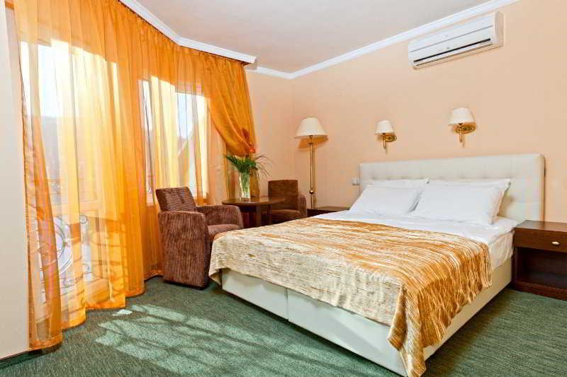 Exe Pozuelo Otel Pozuelo de Alarcón Dış mekan fotoğraf